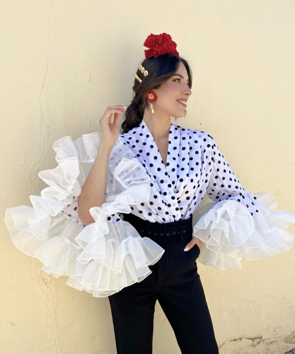 Blusa cruzada lunares y volantes