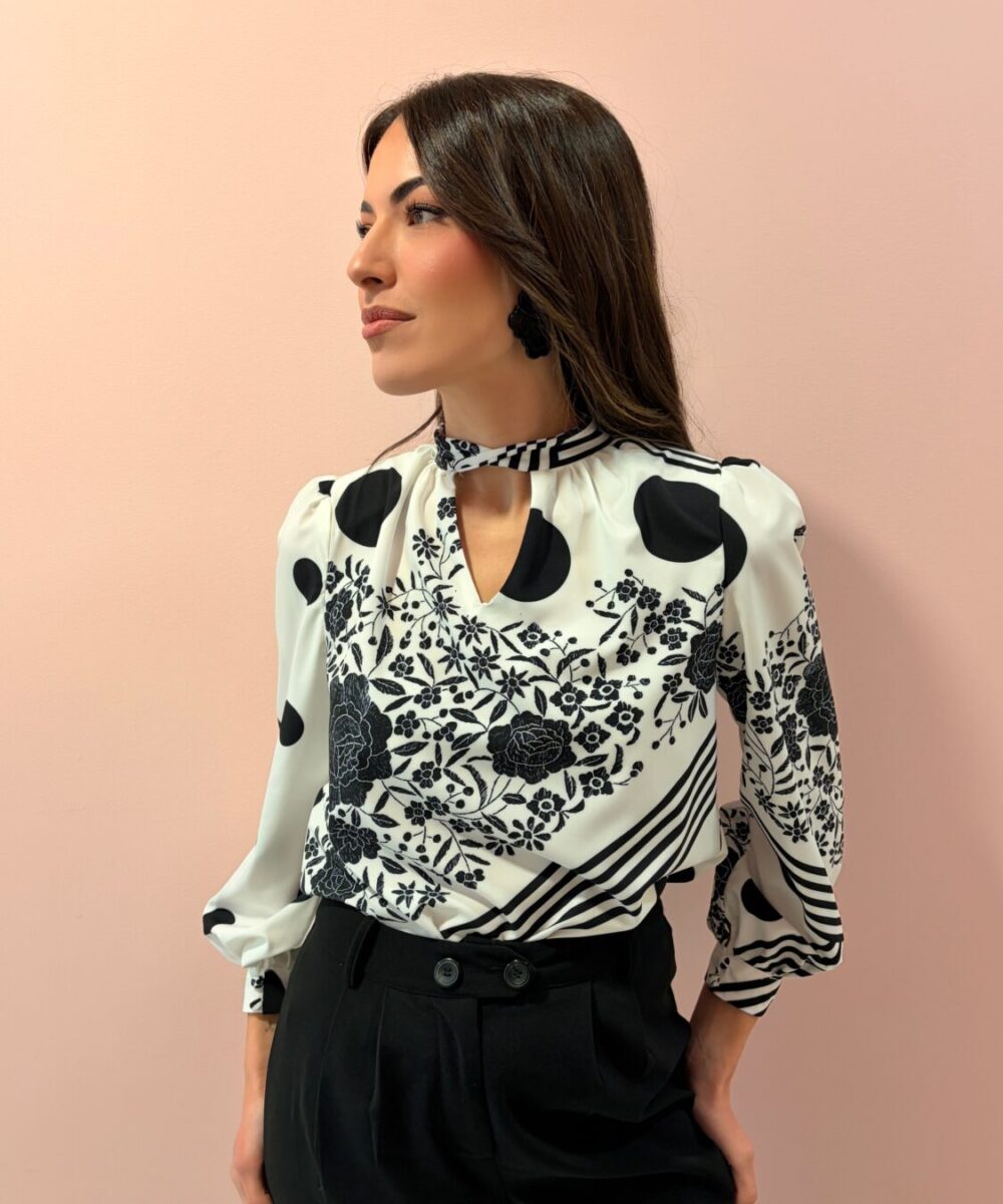 Alternative view of Blusa cuello y pico coll. Preludio