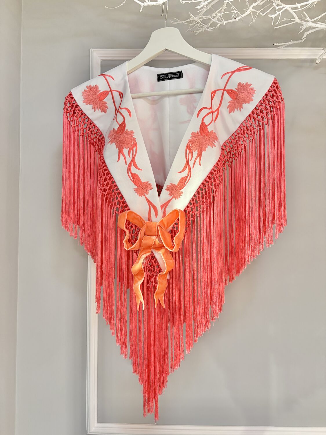 Capa mantoncillo fondo blanco